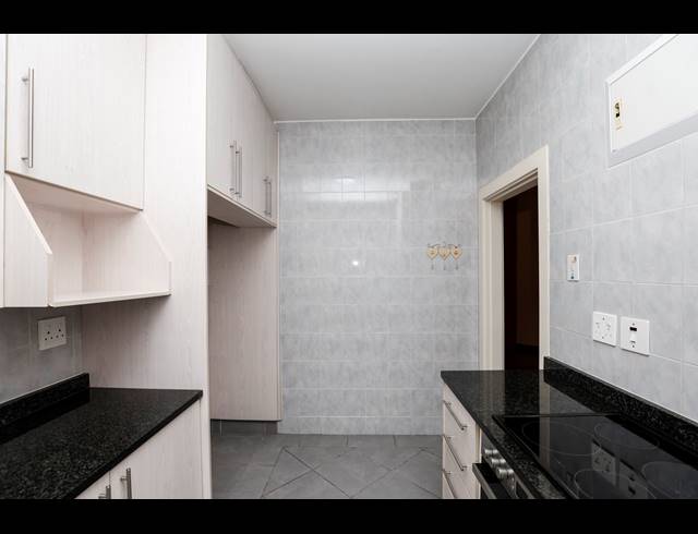 2.5 BEDROOM APARTMENT FOR SALE IN GLENWOOD
